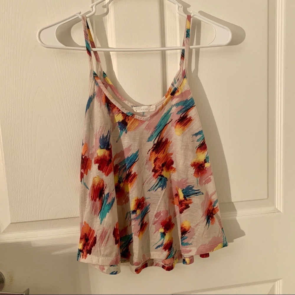 🌺 Lush tank top
